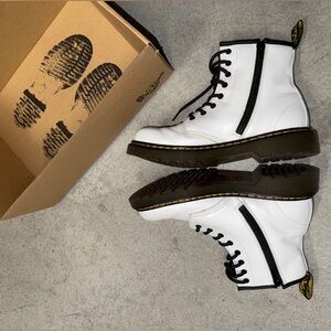 Dr. Martens 1460 WHITE LEATHER LACE UP BOOTS - SIZE 4 kids or SIZE 5 women